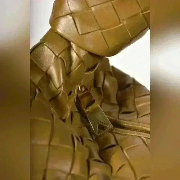 BOTTEGA VENETA Tan Large  Jodie Woven Calfskin Leather Intrecciato Shoulder Bag - Picture 5 of 9